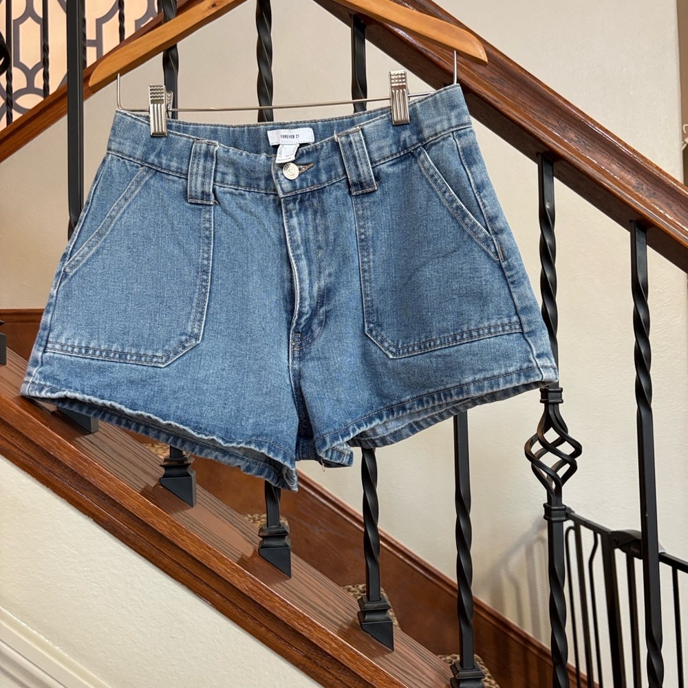 Super Cute Denim Women's Shorts - Picture 3 of 8